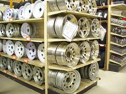 Trailer wheels in aluminum, painted steel & galvanized steel